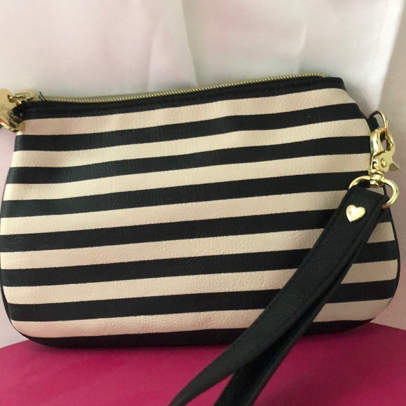 Betsey Johnson purse - Picture 2 of 2